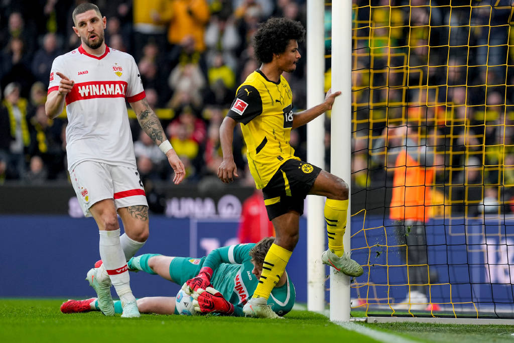 赛地聚焦——德国杯今夜热度飙升，西汉姆门线救险，震撼外界，控场能力受关注的简单介绍