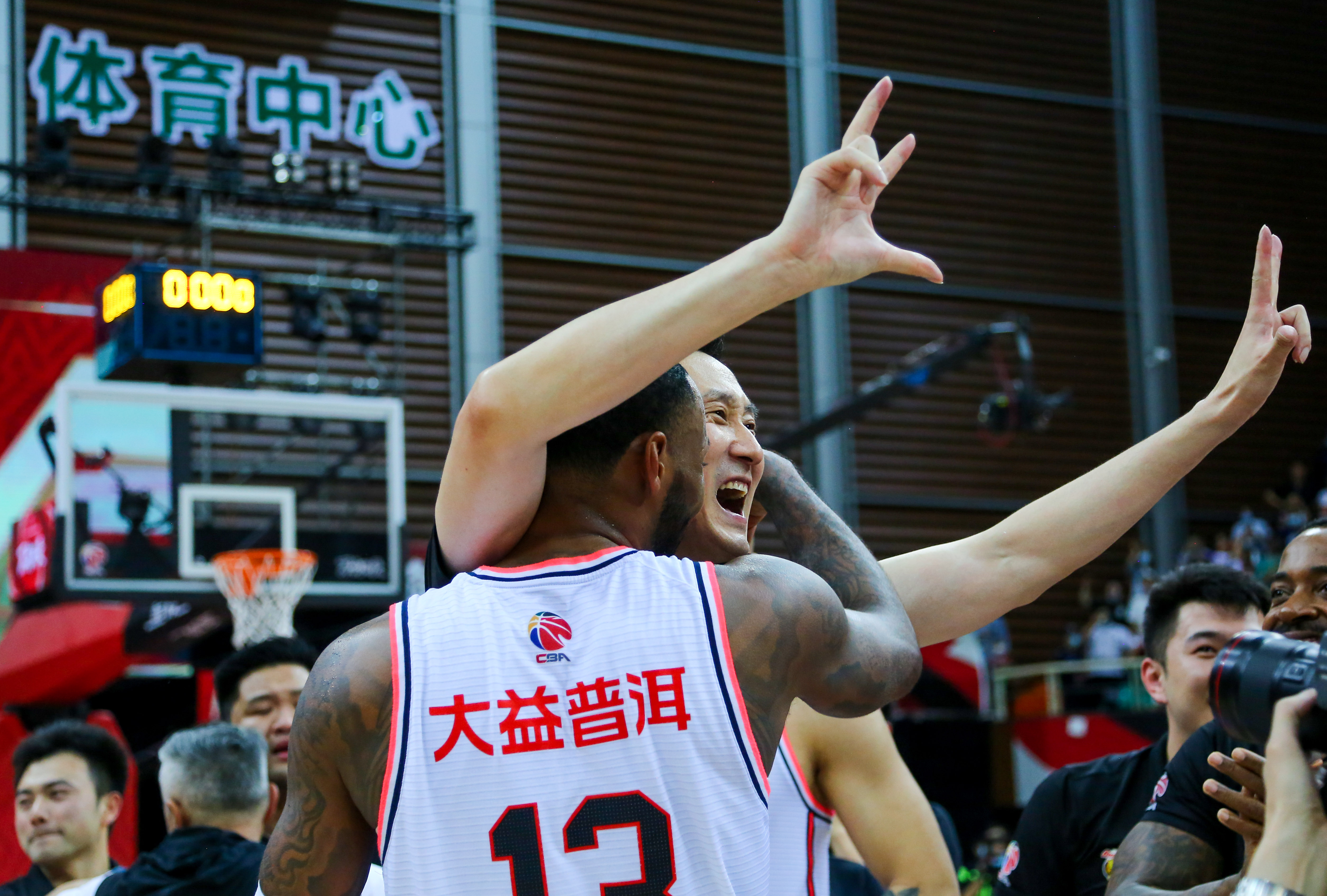 开云注册送好礼亚特兰大赛前篮板制胜今夜孟菲斯灰熊造点机会，这操作让人直呼：西亚卡姆在篮网比赛中惊险取胜的简单介绍